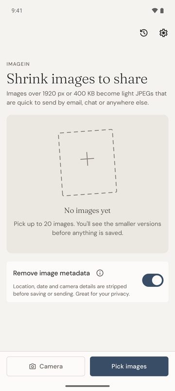 The home screen: pick images, with the remove-metadata switch on